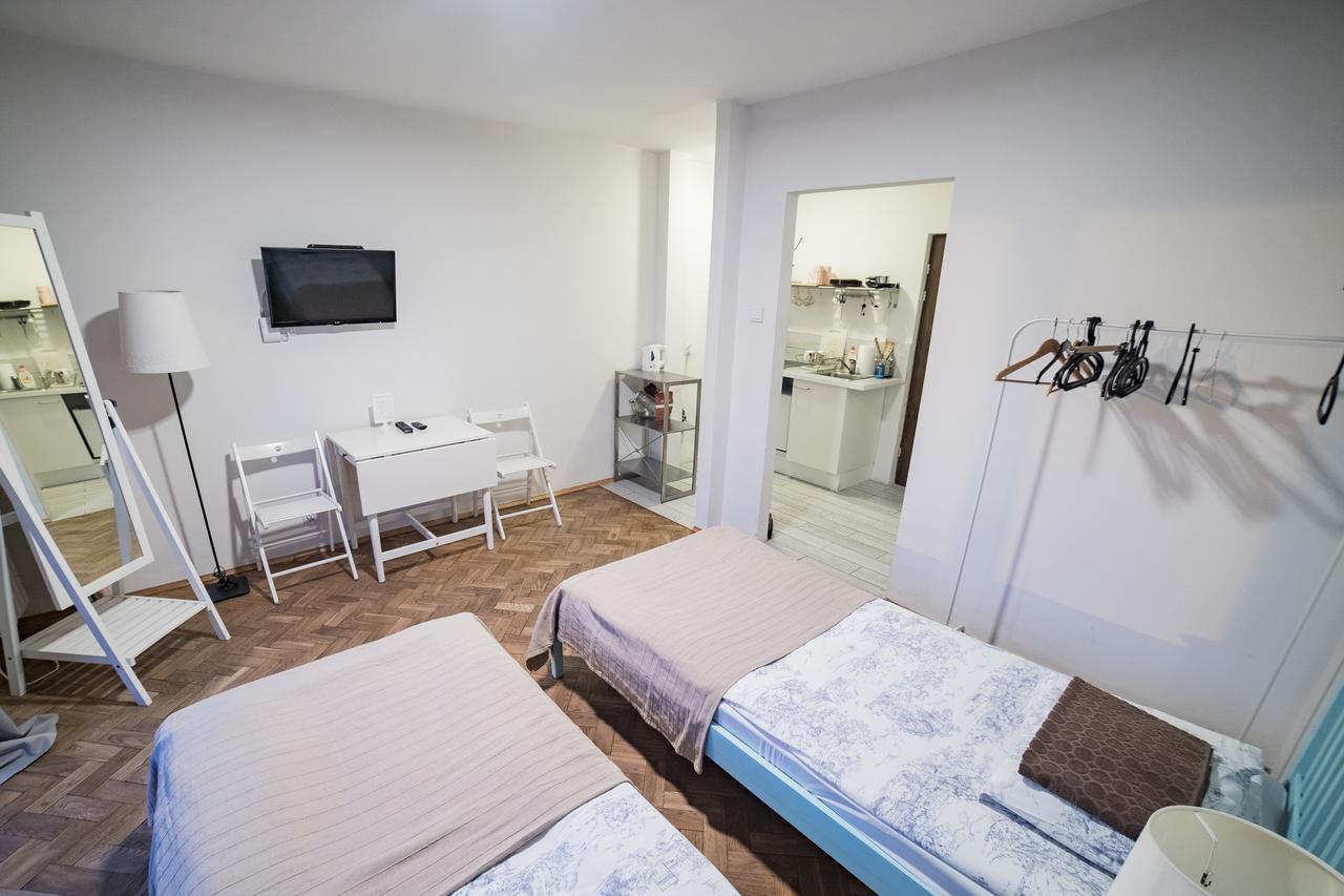 Koro De Varsovio - Apartament Ciasna 10 מראה חיצוני תמונה